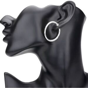Small Textured Metal Hoop Earrings(Clip On)
(New)